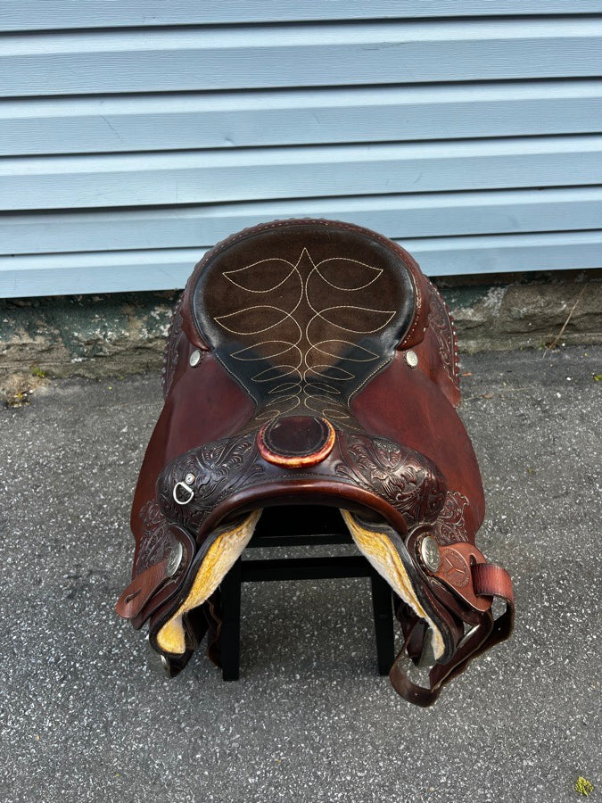 CIRCLE Y 15” Circle Y Equitation Saddle w/ Cinch, Pad, and Cover (5)