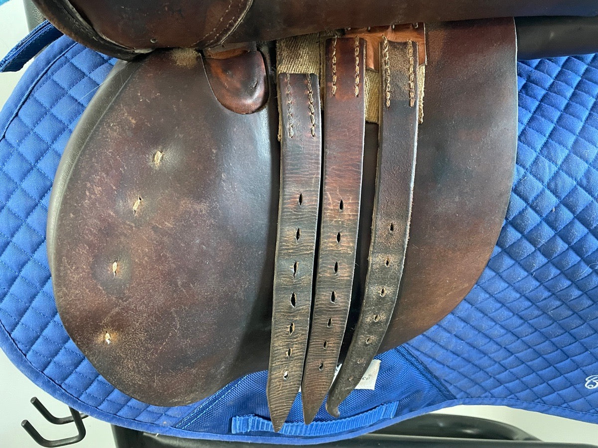 HERMES 15.75” Hermès - 4.25” dot to dot (4)