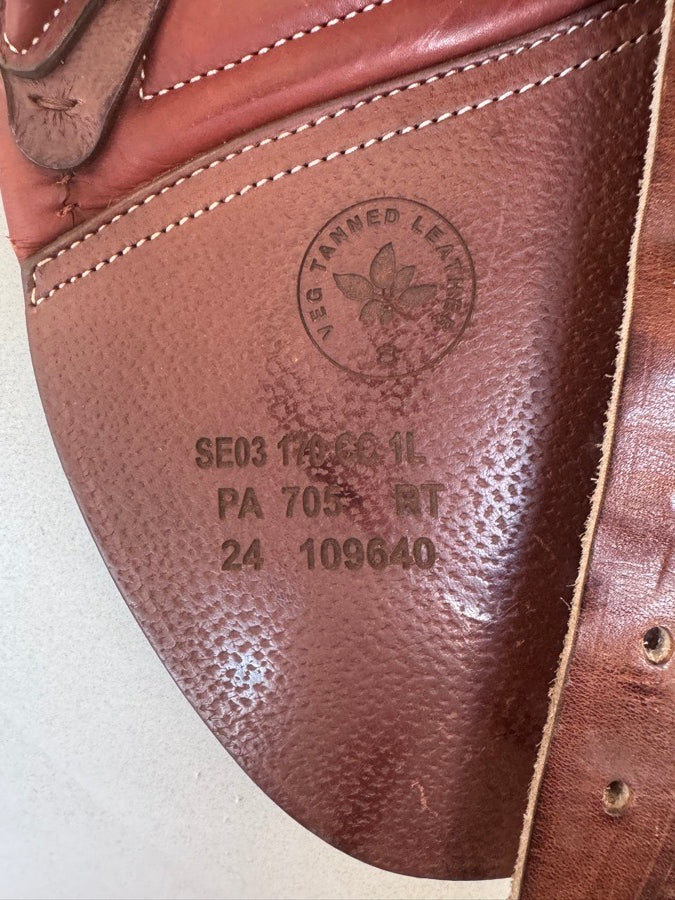 CWD 17” CWD SE03 PRO Saddle - 2024 - 1L - Grained Buffalo - NEW (2)