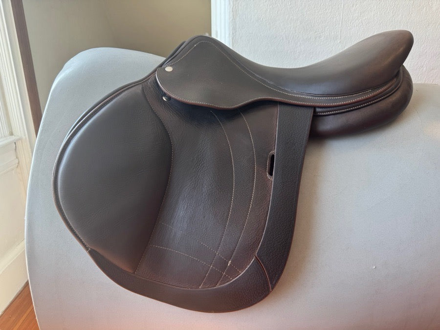 ARION 17.5โ 2022 Arion Atlas Saddle - Full Buffalo - 2A (2)