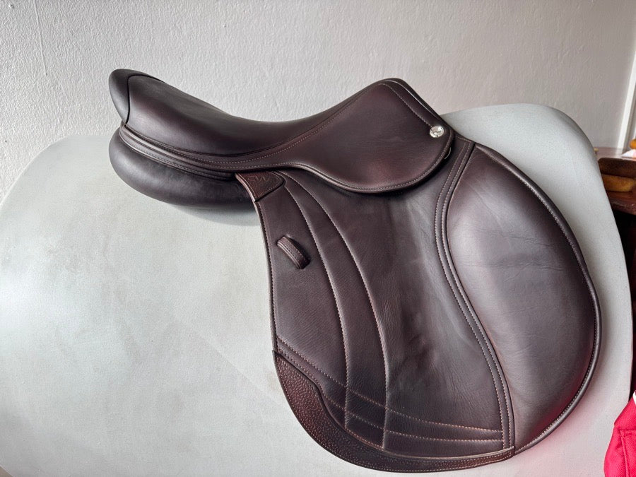 CWD 17.5” CWD SE38 Mademoiselle Hunter 2Gs Saddle - 4CH -2021 - PRO PANELS (5)