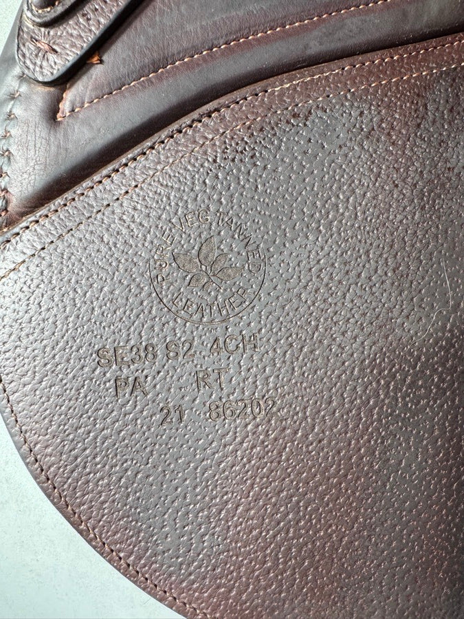 CWD 17.5” CWD SE38 Mademoiselle Hunter 2Gs Saddle - 4CH -2021 - PRO PANELS (4)