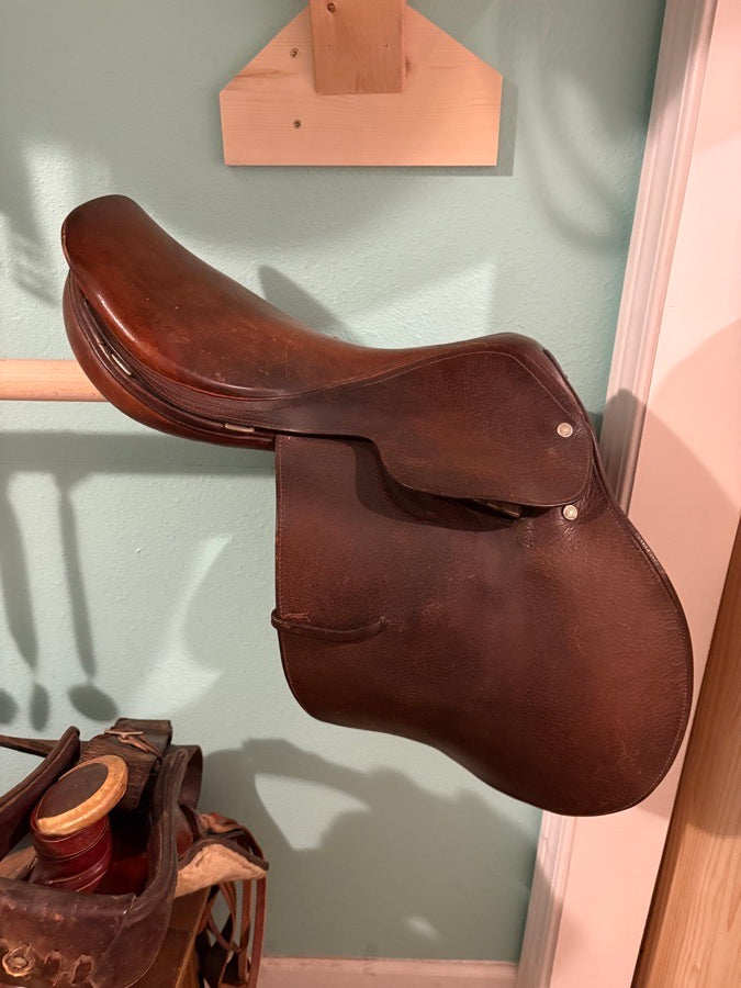 CROSBY Crosby England Saddle 16”