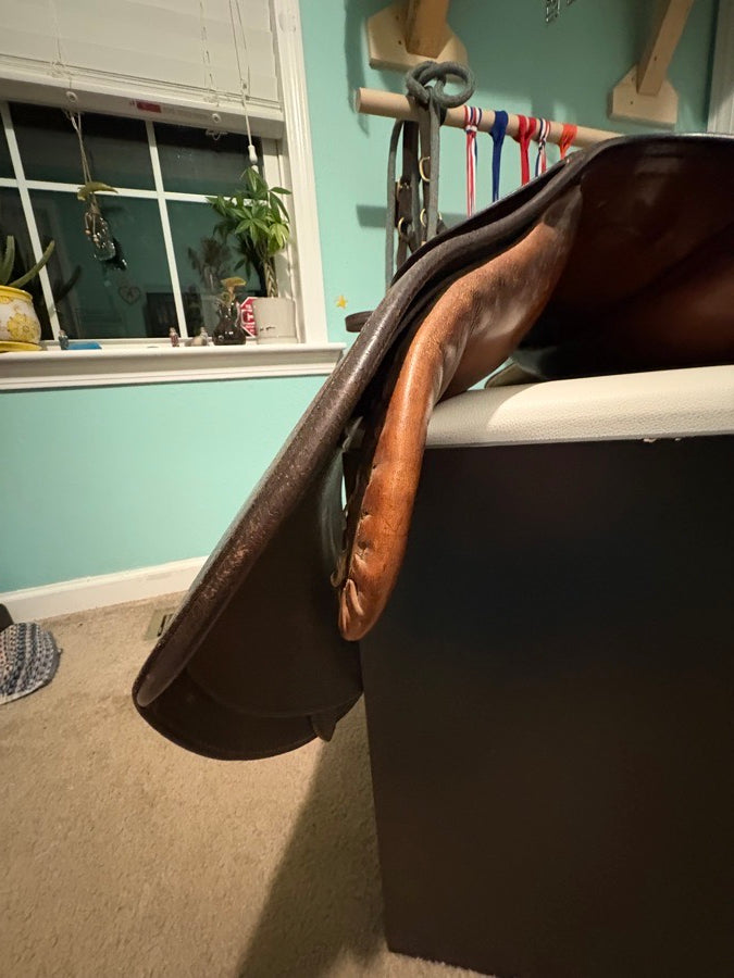 CROSBY Crosby England Saddle 16” (4)