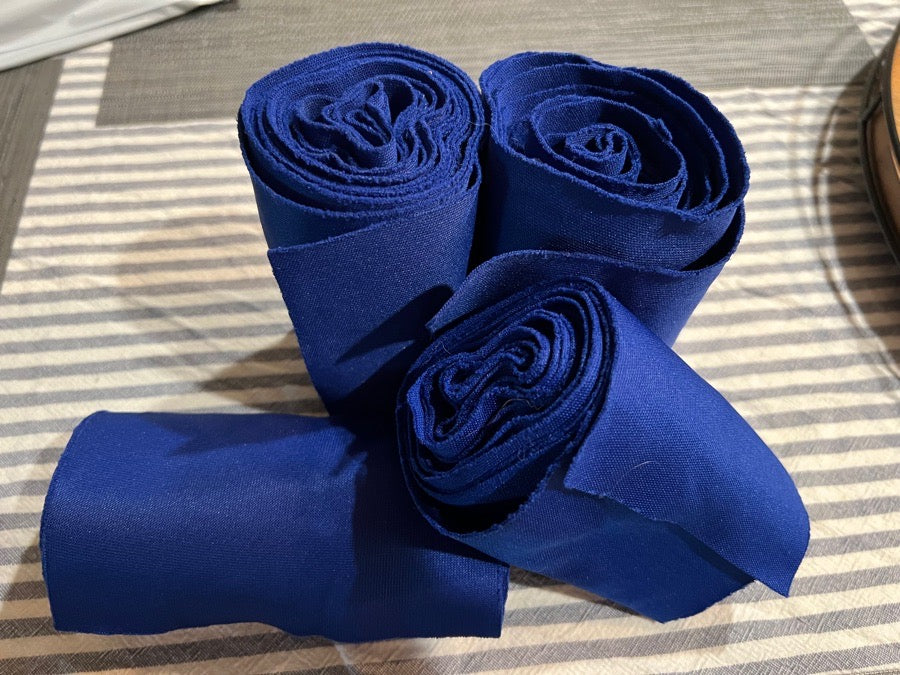 Blue standing wraps