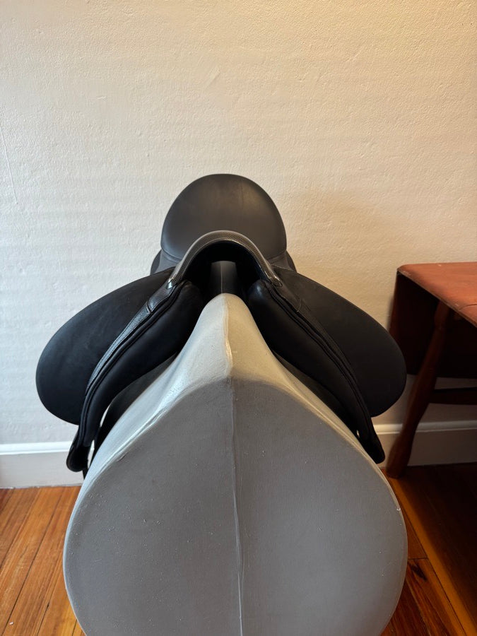 DEVOUCOUX 17.5” 2024 Devoucoux Makila Harmonie Dressage Saddle - 2A - Full Buffalo (4)