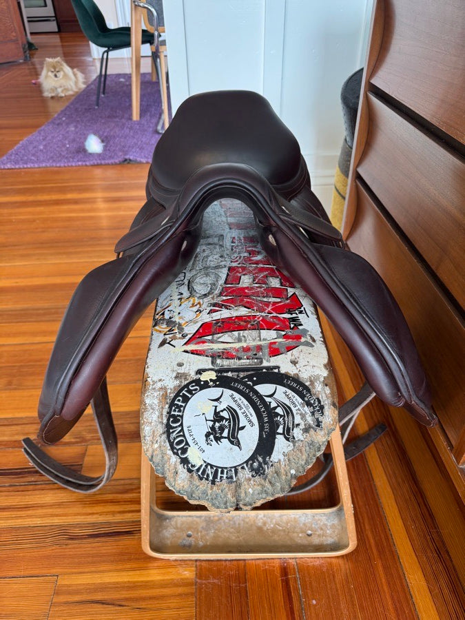 CWD 17” 2016 CWD SE09 Monoflap Saddle - Full Calf - Immaculate (2)