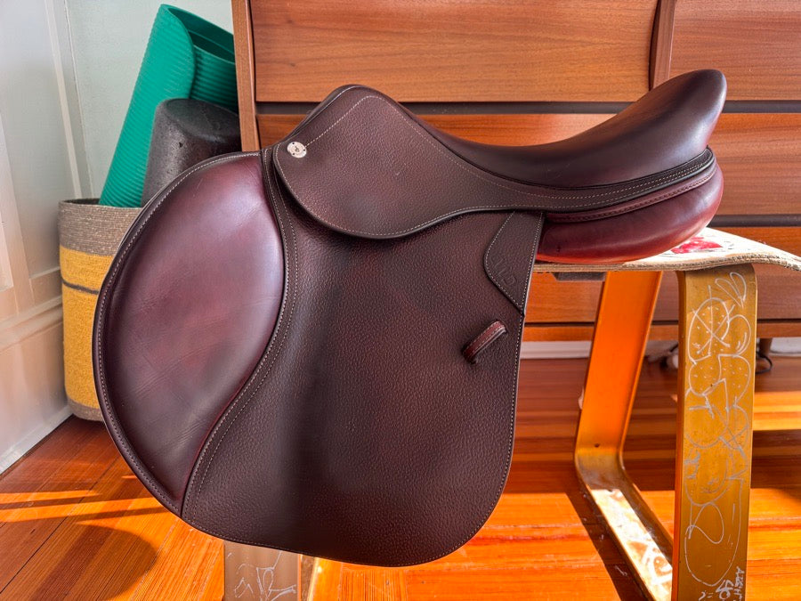 CWD 17.5” 2023 CWD SE02 Jump Saddle - Grain/Buffalo - 3C Flaps - PRO Panels