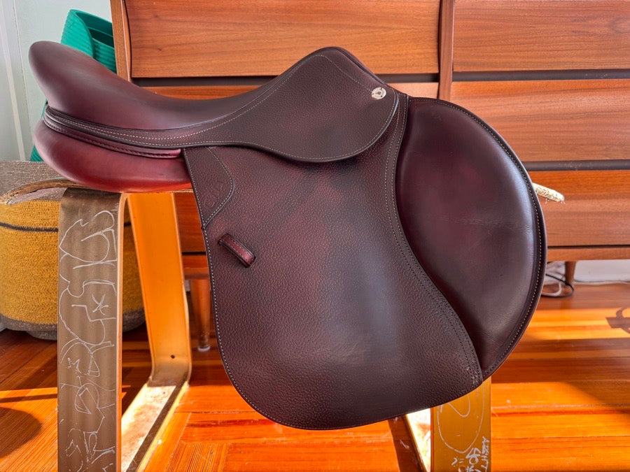 CWD 17.5” 2023 CWD SE02 Jump Saddle - Grain/Buffalo - 3C Flaps - PRO Panels (6)