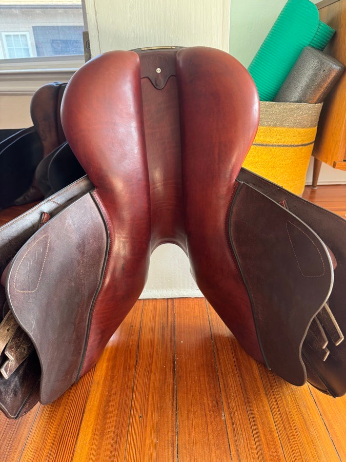 CWD 17.5” 2023 CWD SE02 Jump Saddle - Grain/Buffalo - 3C Flaps - PRO Panels (8)