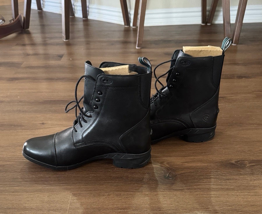 ARIAT NWT Ariat Women's Black Lace Up Heri V tage IV Paddock Boot. Size 10 (3)