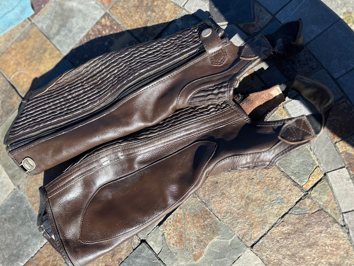 OVATION Ovation Ladies Leather Half Chaps (2)