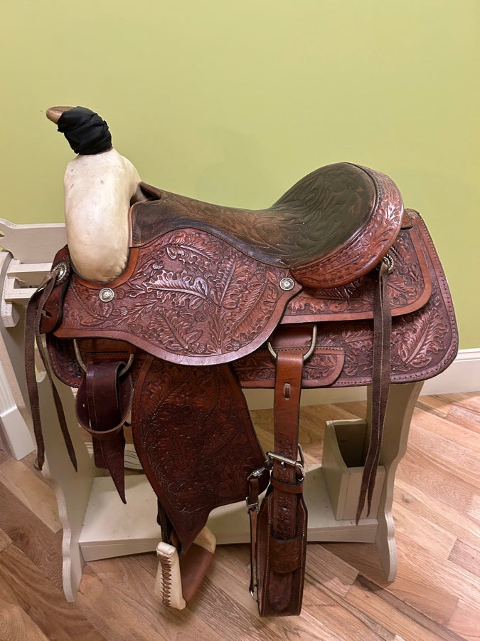 circle t Circle T FQHB 16" Ranch/work saddle (2)