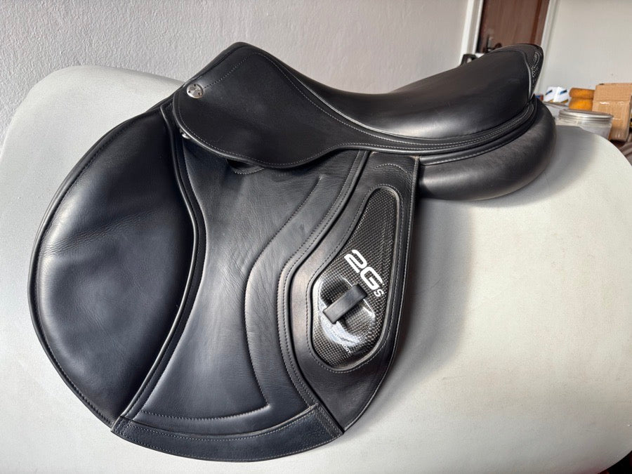 CWD 17.5” CWD SE26 2Gs Saddle - 2L - BLACK - Full Buffalo - RARE! (5)