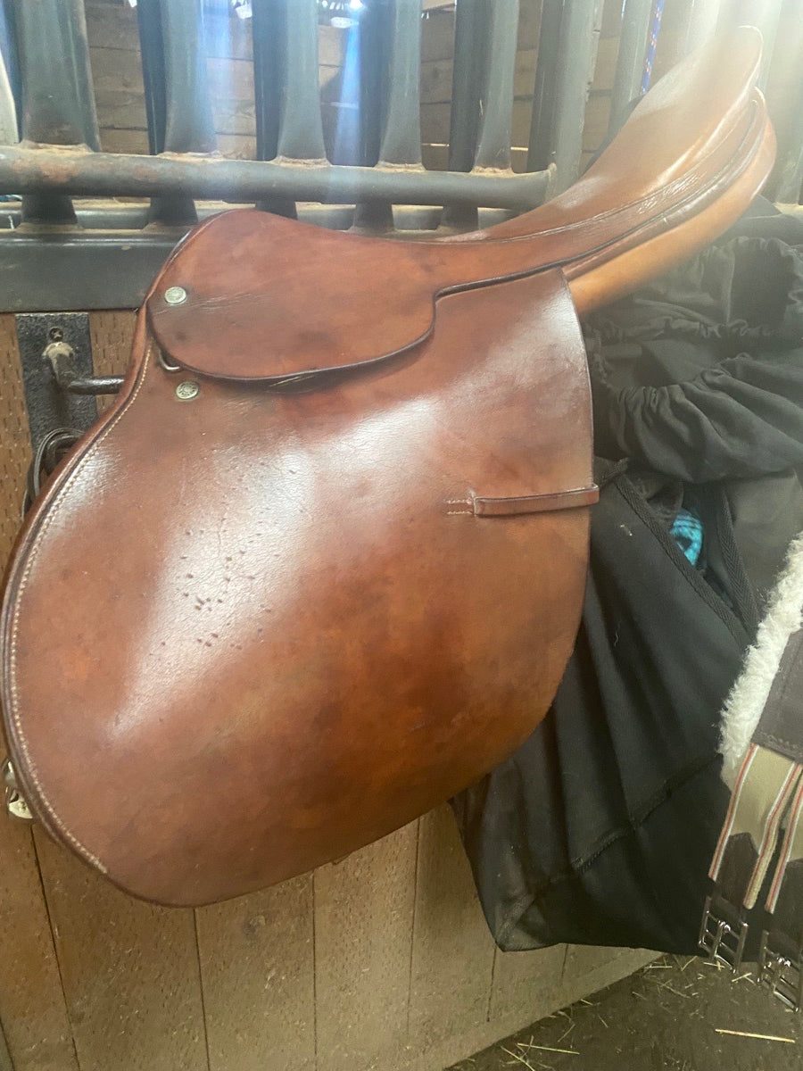 CROSBY England Crosby jumping saddle 17.5” (3)