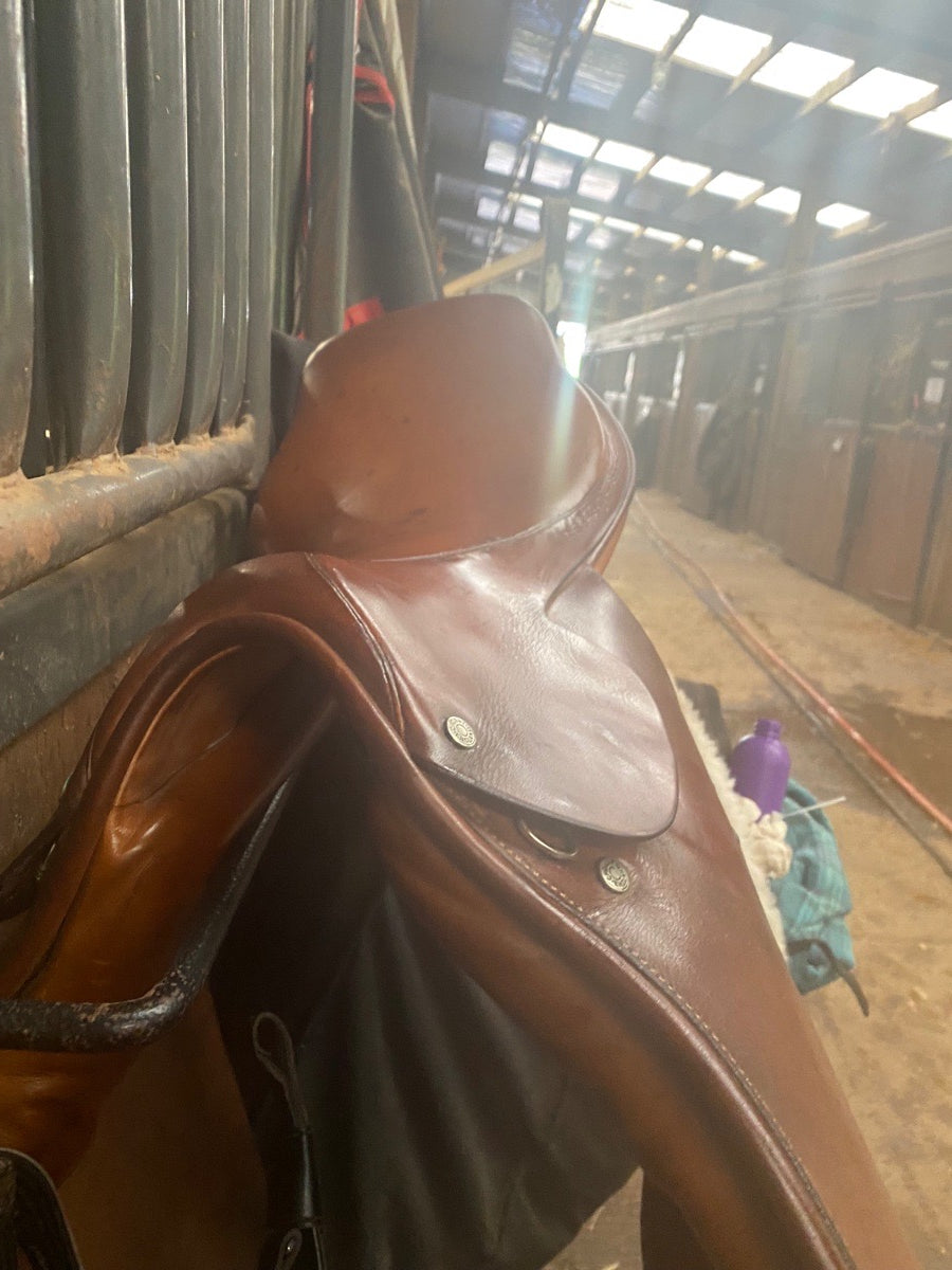 CROSBY England Crosby jumping saddle 17.5” (7)