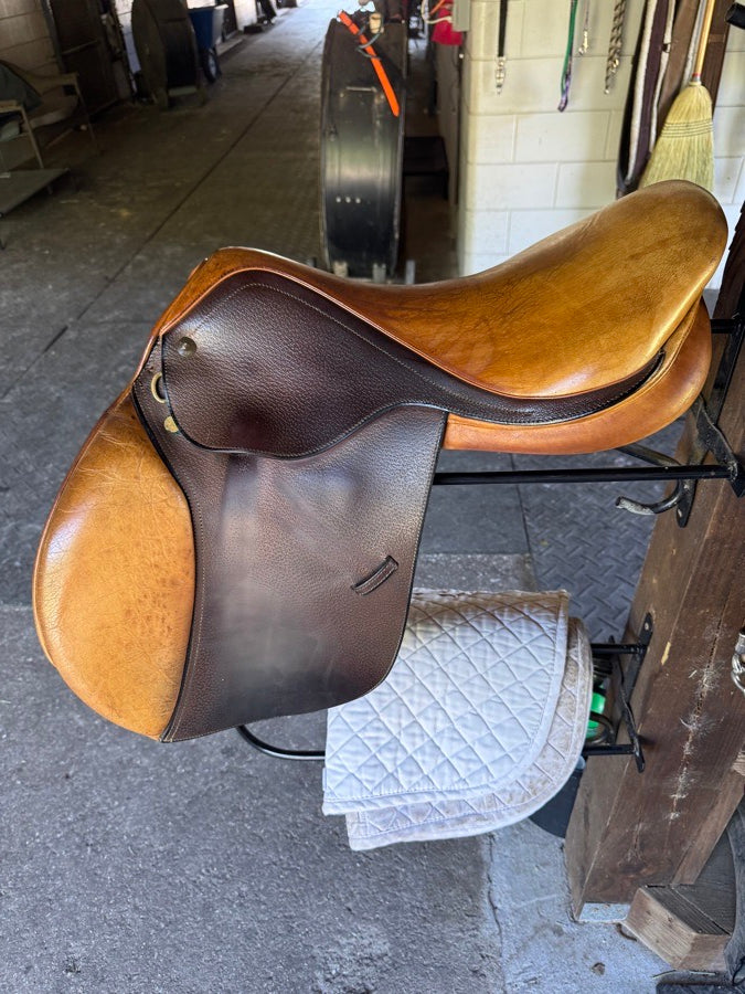 BEVAL 18” Beval Jump Saddle