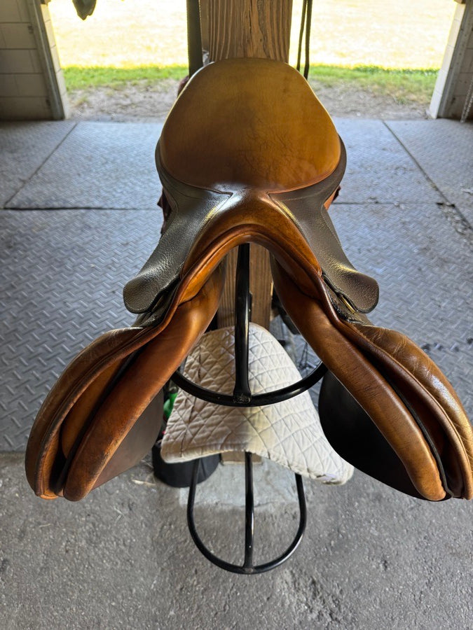 BEVAL 18” Beval Jump Saddle (3)