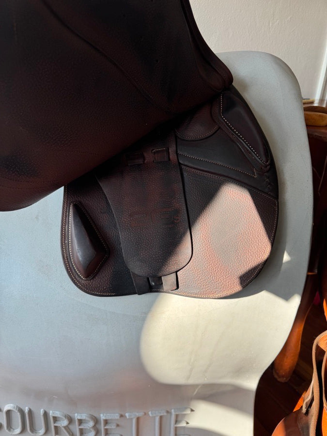 CWD 17.5” CWD SE32 Mademoiselle 2Gs Saddle - WIDE - 3L (4)