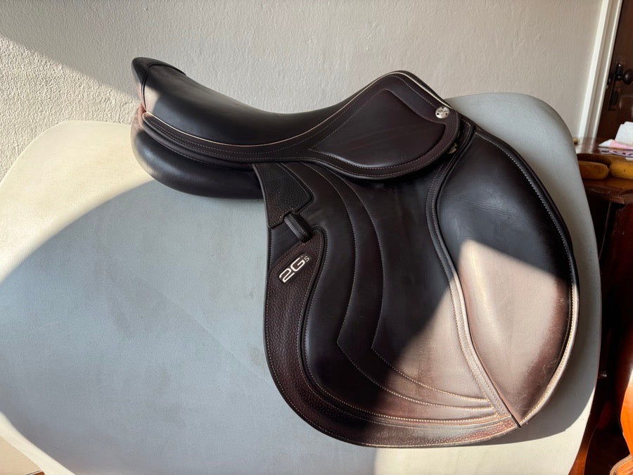 CWD 17.5” CWD SE32 Mademoiselle 2Gs Saddle - WIDE - 3L (3)