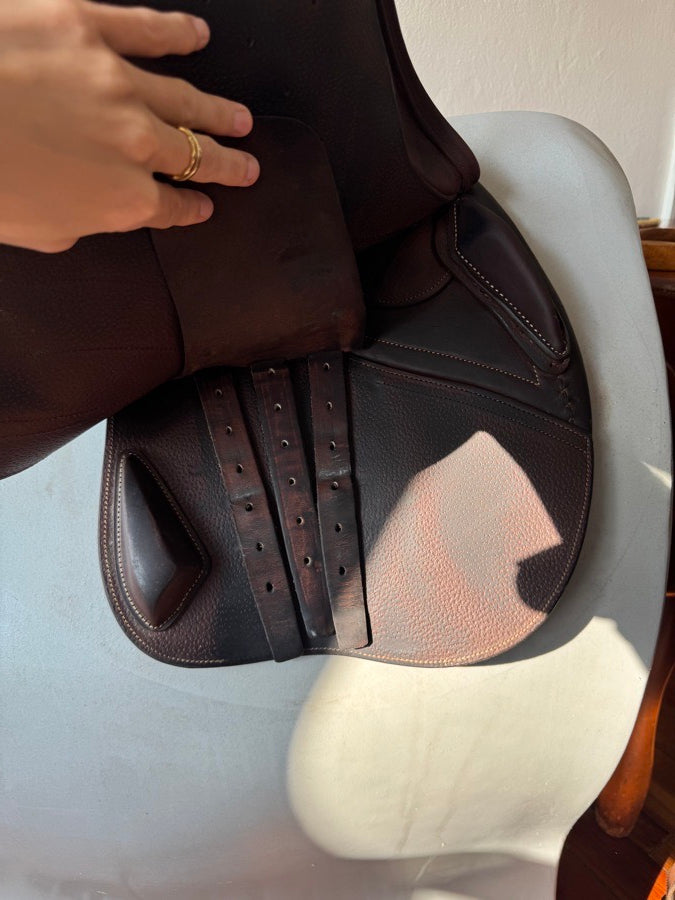 CWD 17.5” CWD SE32 Mademoiselle 2Gs Saddle - WIDE - 3L (5)