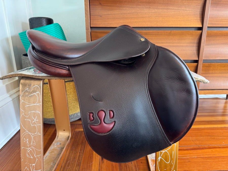 BRUNO DELGRANGE 16” Bruno Delgrange Partition Jump Saddle - Like New! (2)