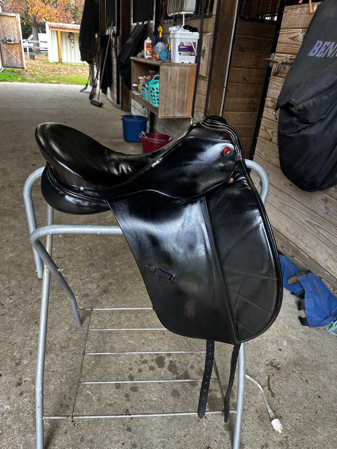 ALBION Albion dressage saddle (2)