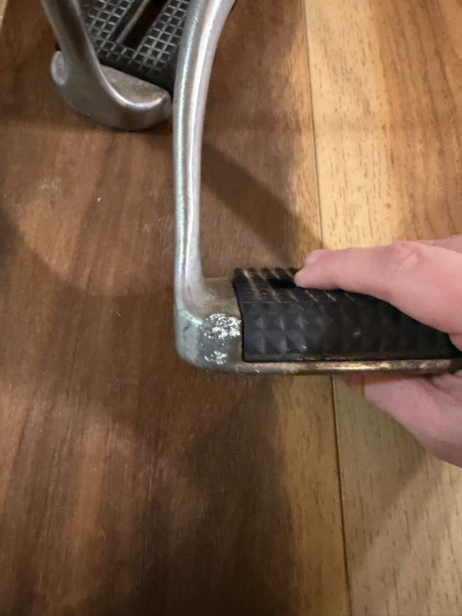 Other Equi wing wide tread stirrups (5)