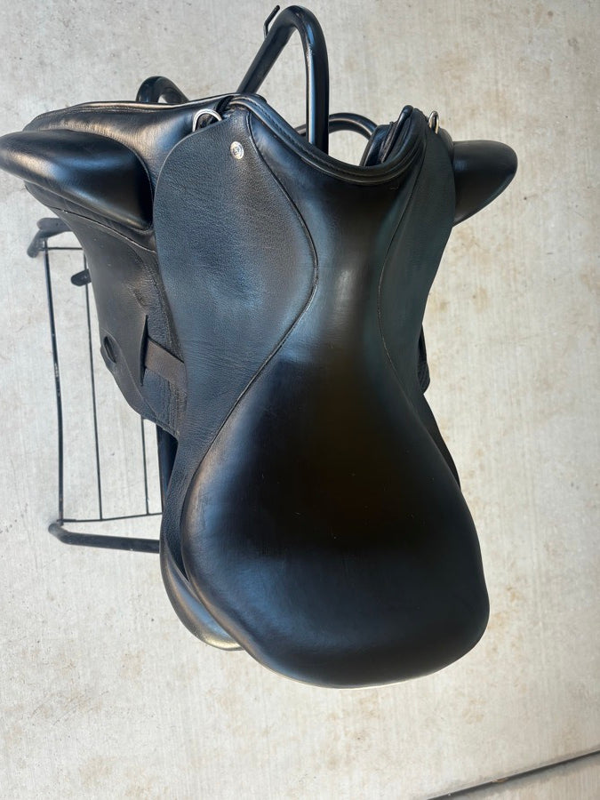 CUSTOM SADDLERY Custom Saddlery 17.5” Wolfgang Omni Monoflap Dressage Saddle (3)
