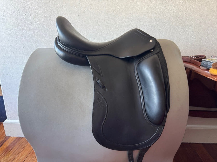 CWD 18” CWD SE05 Dressage Saddle - Full Buffalo - WIDE Tree -MINT! (2)