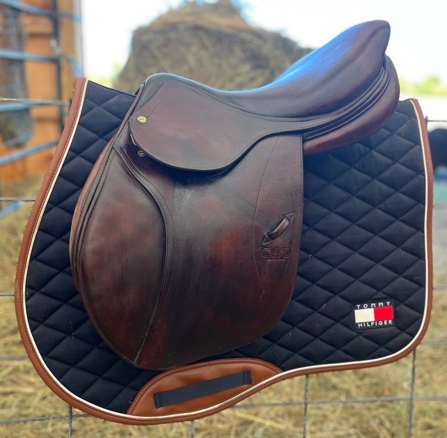 CWD CWD jump saddle 17” M
