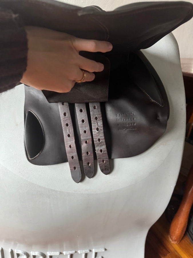 VOLTAIRE 16.5” 2021 Voltaire Palm Beach Saddle - 1A - Grained Buffalo - MINT (2)