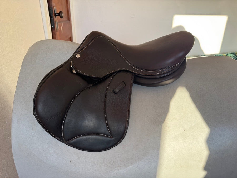 VOLTAIRE 15.5” 2022 Voltaire Welli Child / Pony Saddle - Full Buffalo - MINT! (3)