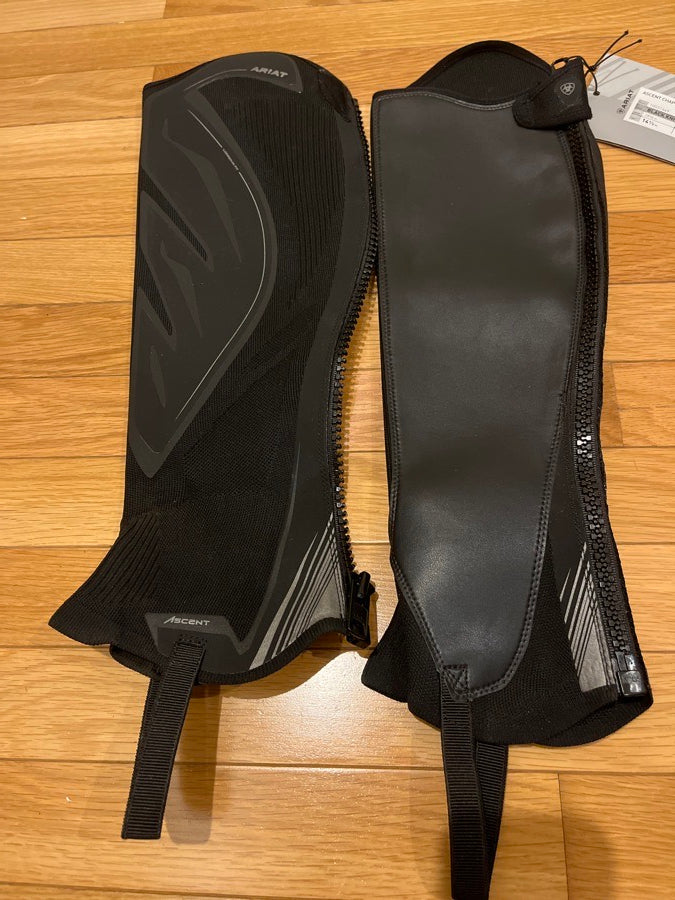 ARIAT Black Ascent Half Chap