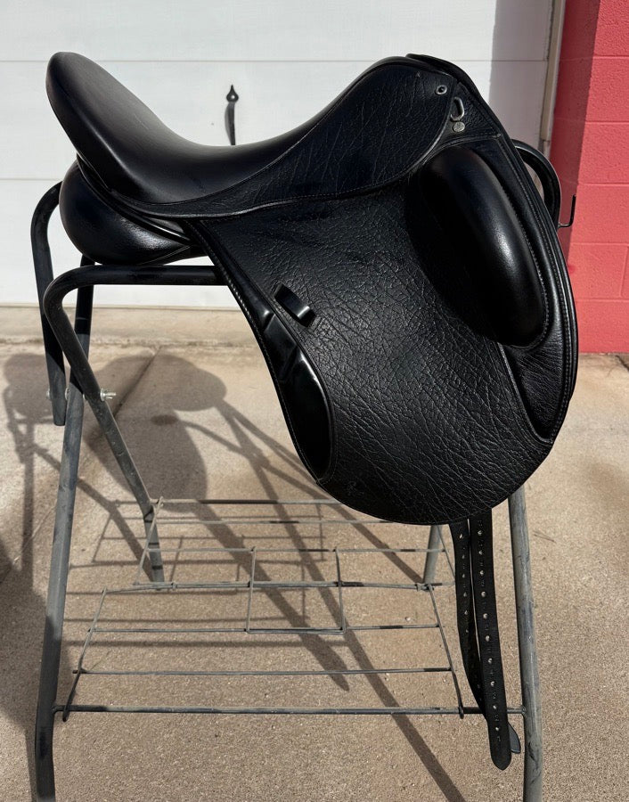 OTHER Superior Saddlery Dressage Saddle (2)