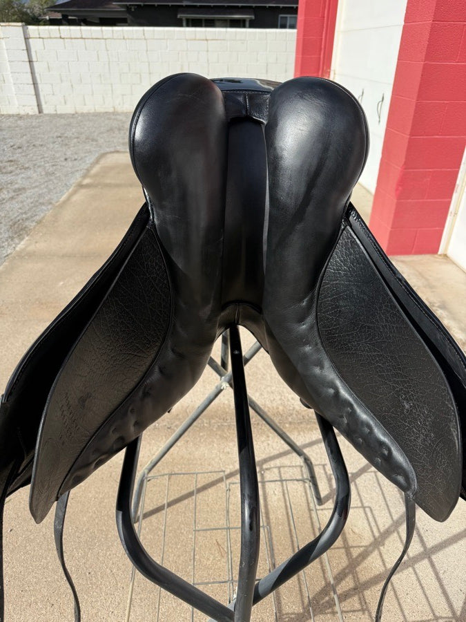 OTHER Superior Saddlery Dressage Saddle (6)