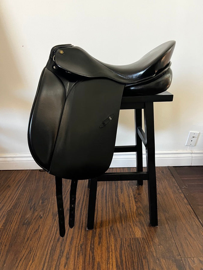 OTTO SCHUMACHER Otto Schumacher Dessage Saddle 18” (4)