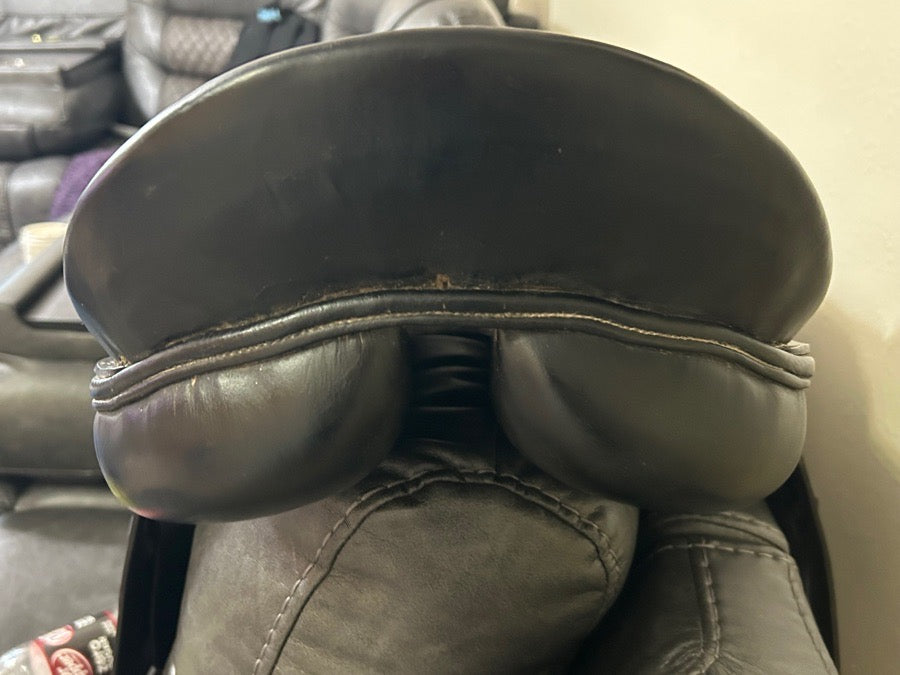 COLLEGIATE Collegiate Jessica 17.5” dressage saddle (4)
