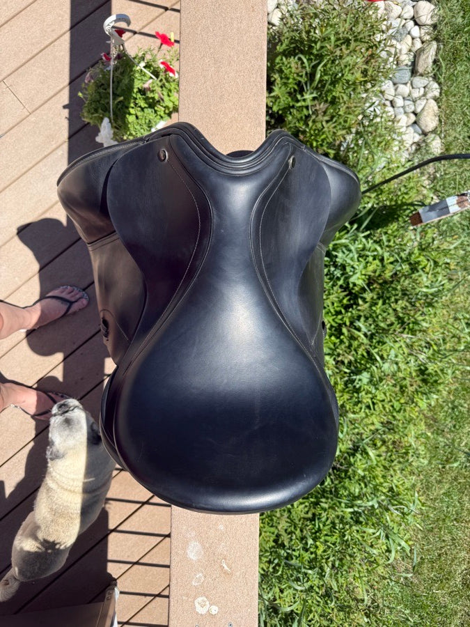 IDEAL SADDLE Ideal 17.5” MW Dressage Saddle (6)