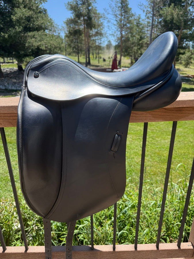 IDEAL SADDLE Ideal 17.5” MW Dressage Saddle