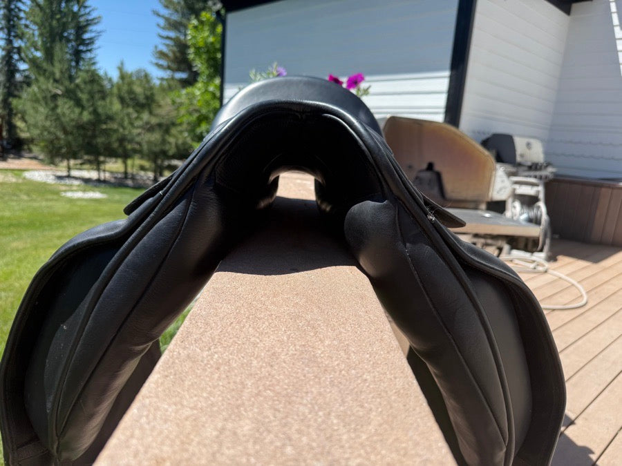 IDEAL SADDLE Ideal 17.5” MW Dressage Saddle (5)