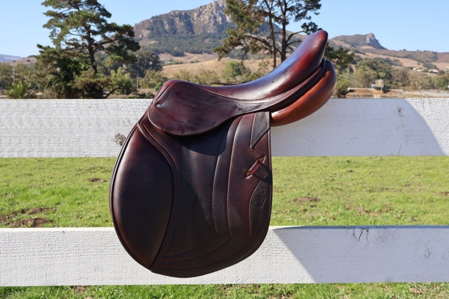 CWD CWD 17.5” Hunter/Jumper Saddle (3)
