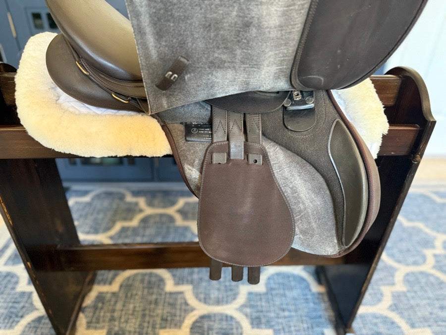 WINTEC 17” Brown Adjustable Wintec (“white” ie X Wide) (2)