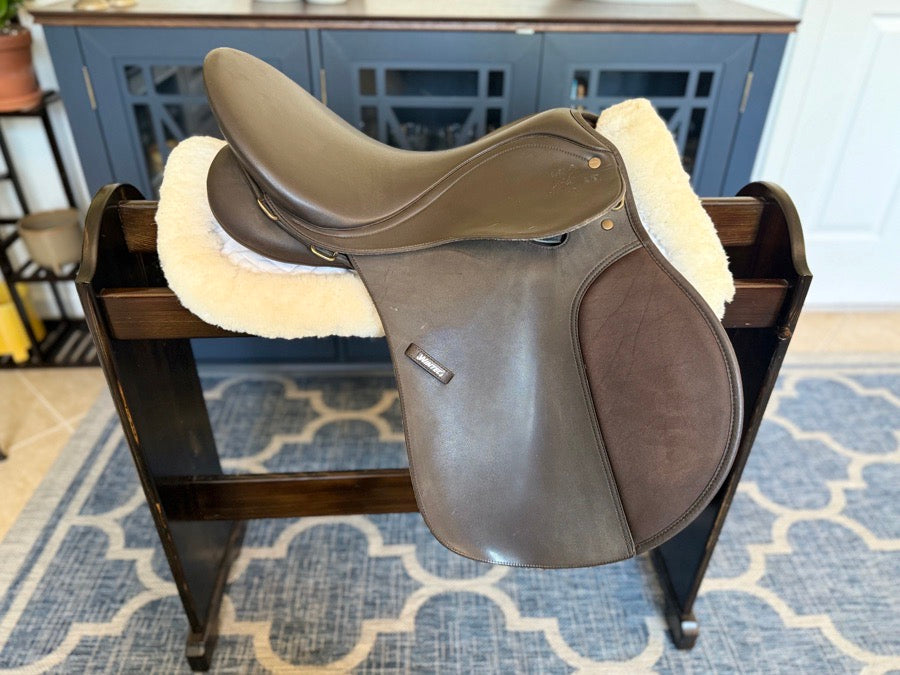 WINTEC 17” Brown Adjustable Wintec (“white” ie X Wide) (3)