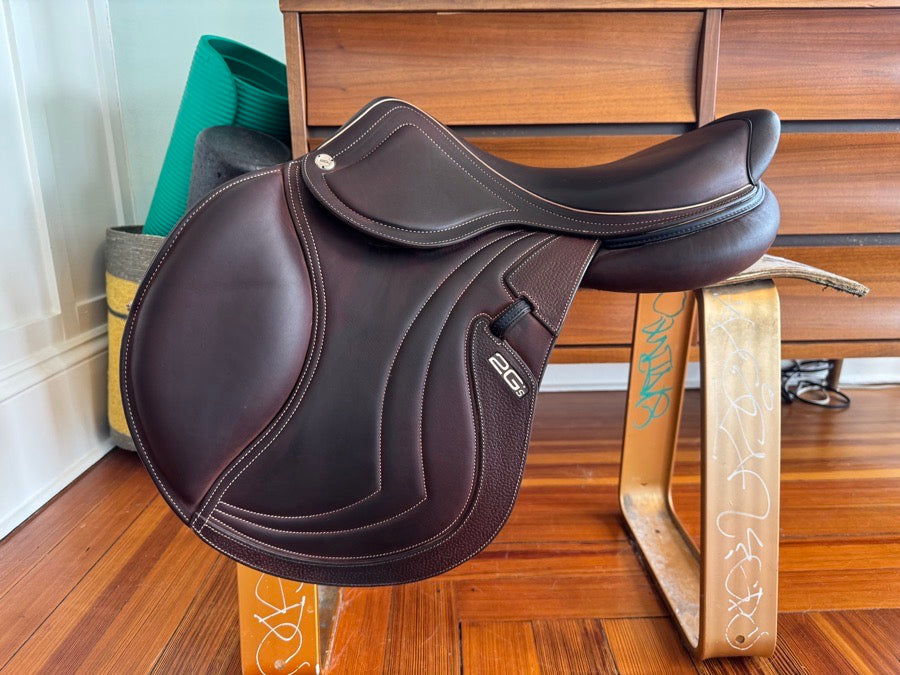 CWD 17.5” 2022 CWD SE32 Mademoiselle 2Gs Saddle - 3C Flaps - Full Buffalo - LIKE NEW (2)