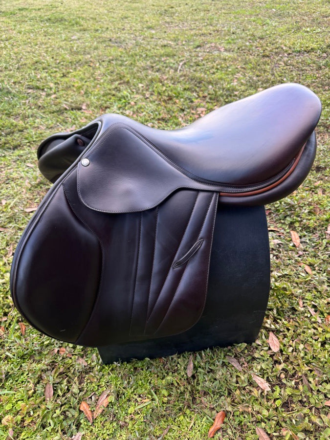 BUTET 17.5” Butet Premium Saddle - Full Calfskin - 2018 - L Seat - 2.5 Flaps - 4.25” (2)