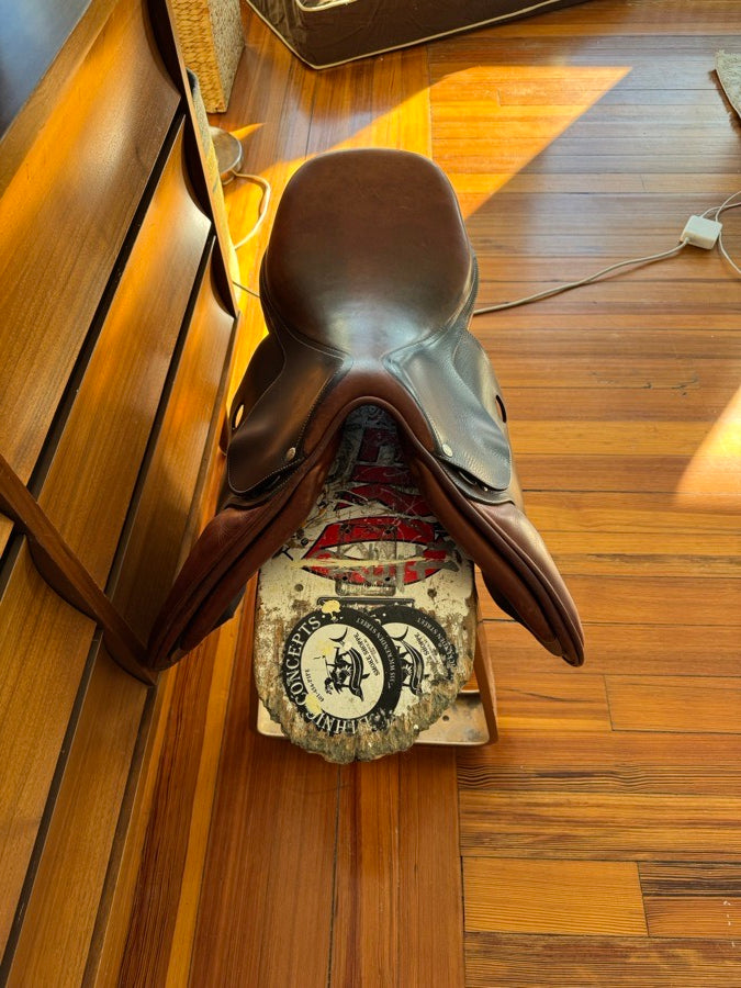 BUTET 16.5” 2005 Butet Saumur Jump Saddle (3)