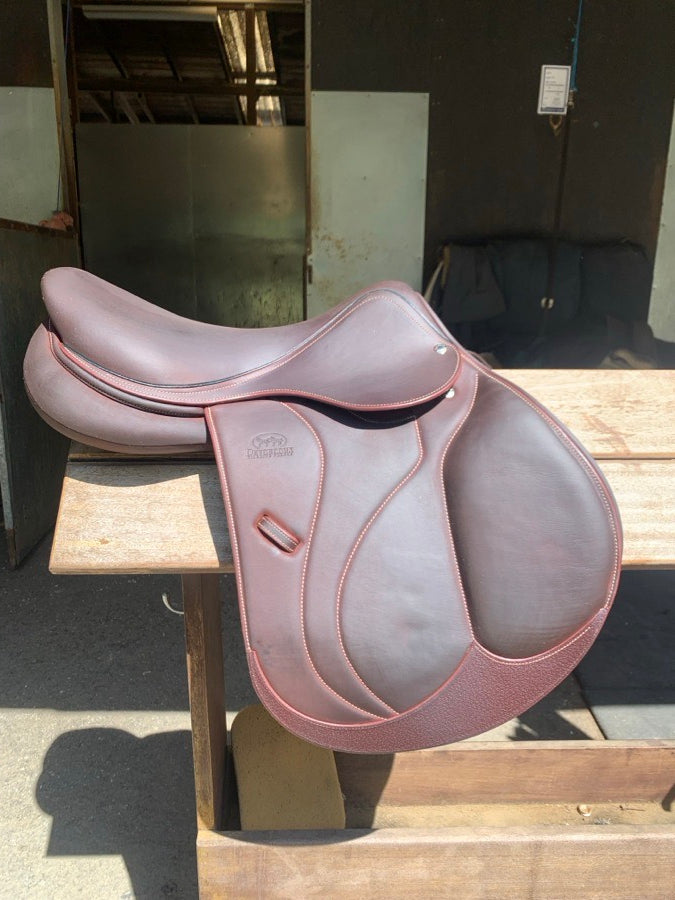 DEVOUCOUX New 17” Devoucoux Biarritz O Saddle (2)