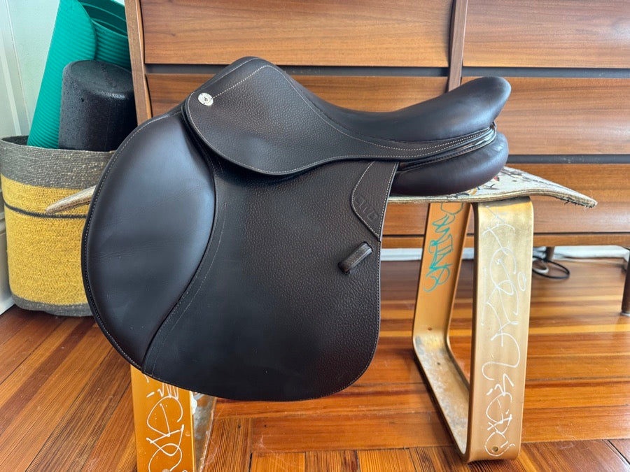 CWD 16.5” 2019 CWD SE03 Jump Saddle - Grain/Buffalo - 1L Flaps - Excellent! (2)