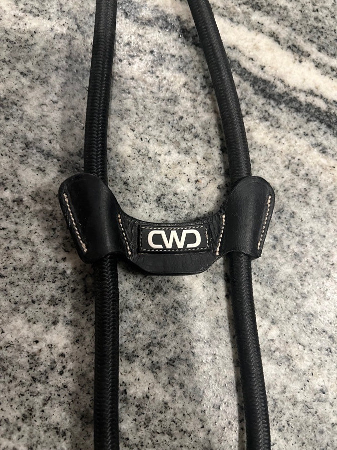 CWD elastic martingale attachment with clips